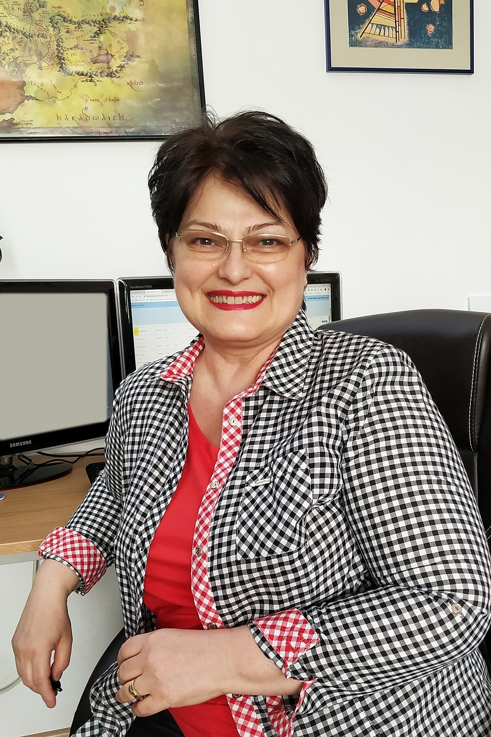 Cum să cumperi haine online fără să te simţi (şi fără să fii) trasă pe sfoară