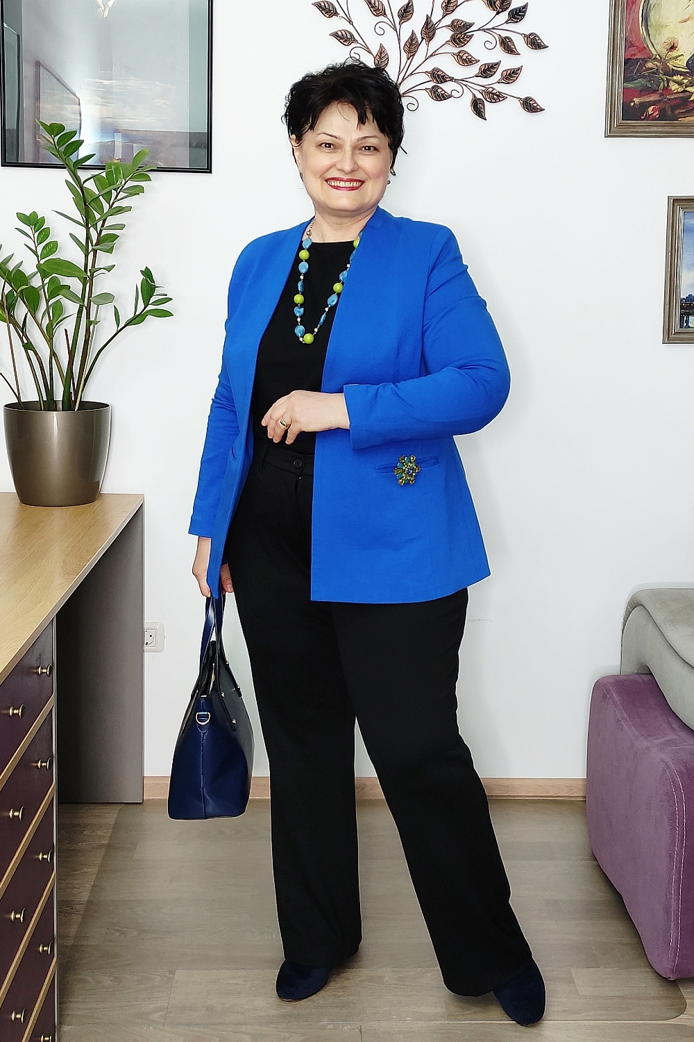Cum să porţi sacoul cu stil dacă eşti plinuţă
