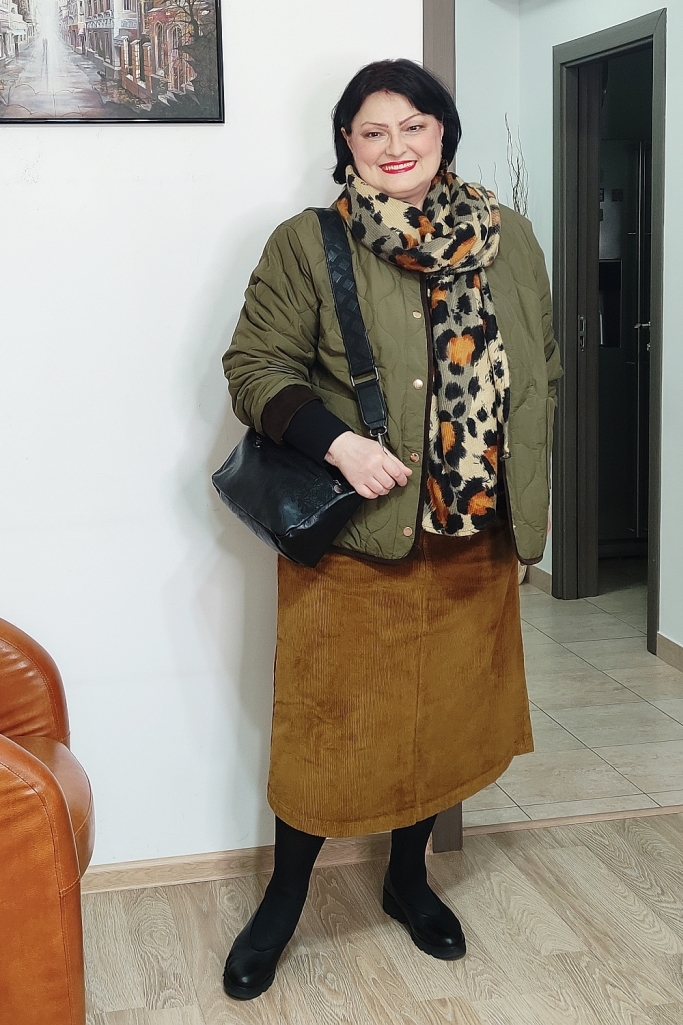 Fusta midi - cum s-o porţi fără să arăţi demodată